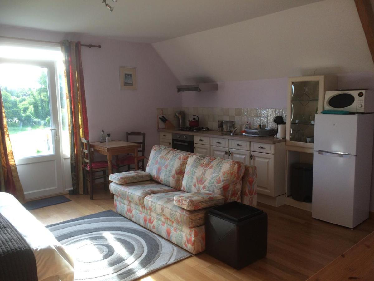 Bed and Breakfast Les petits chenes La Pellerine  Exterior foto