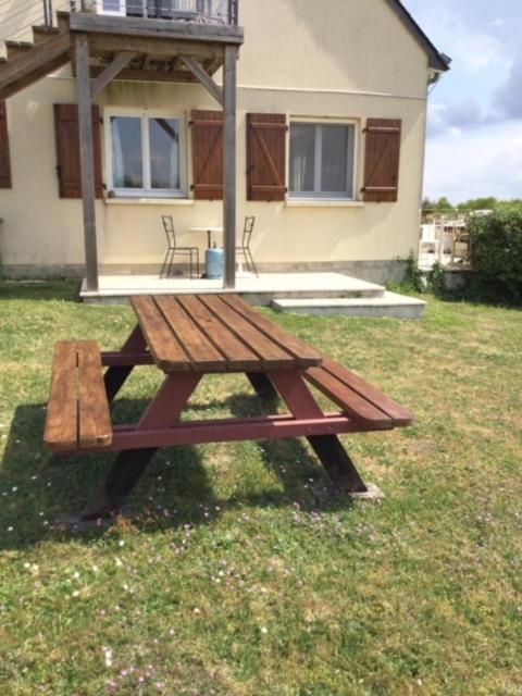 Bed and Breakfast Les petits chenes La Pellerine  Exterior foto